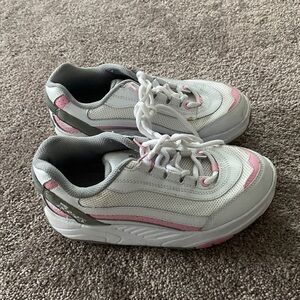 TheraShoe Sport Shoes SIZE 6